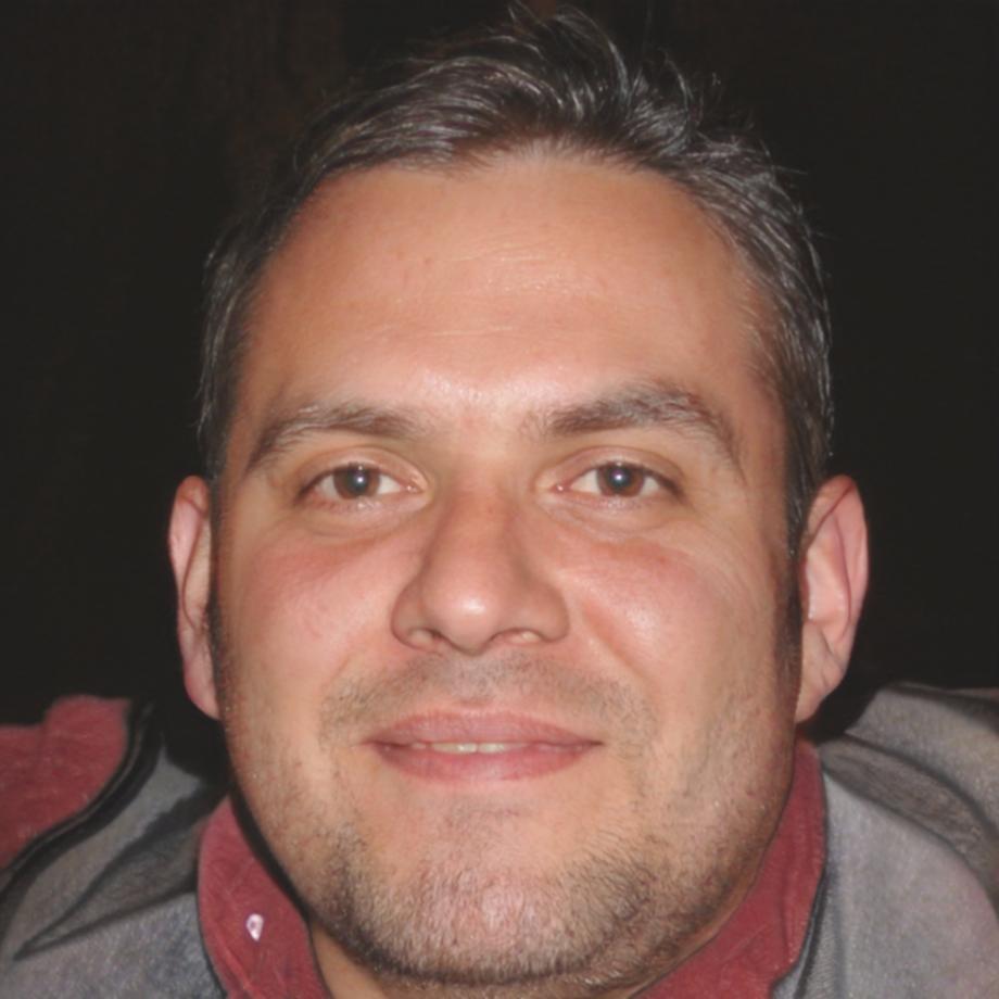 Retrato profesional de Aurelio Montemayor